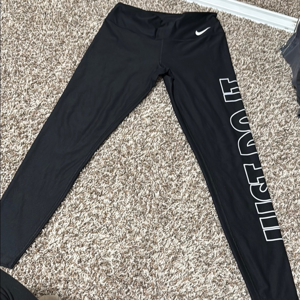 Nike women’s Black JUST DO IT Leggings